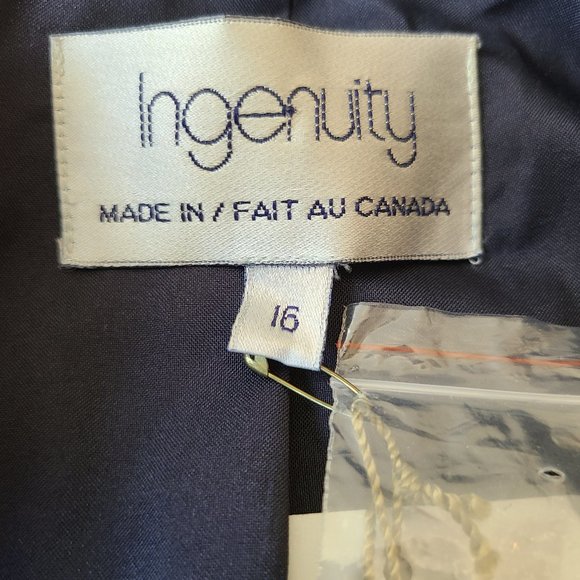 Ingenuity (Made in Canada) Navy Blazer - Picture 4 of 8